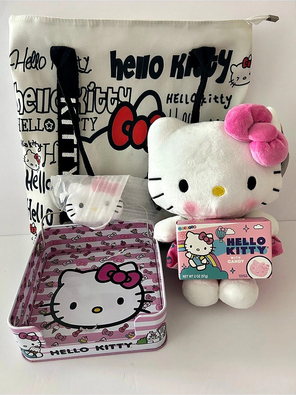 Sanrio Hello Kitty Gift Set in Pink & White Like New
